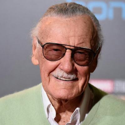Art7wing : Stan Lee Meninggal