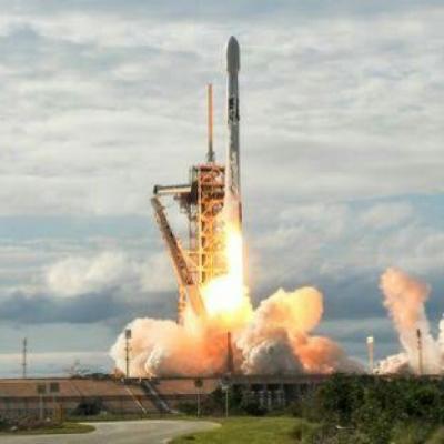 Art7wing : SpaceX Berhasil Antarkan 64 Satelit