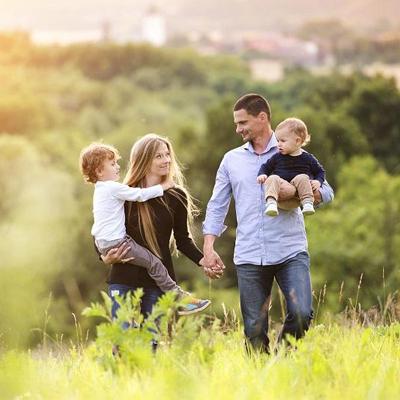 Art7wing : Mengapa Waktu Terasa Cepat Berlalu saat Kita Merasa Bahagia?